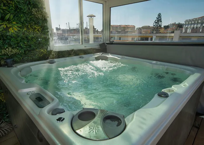 Luxury - Rooftop & Jacuzzi Apartment *