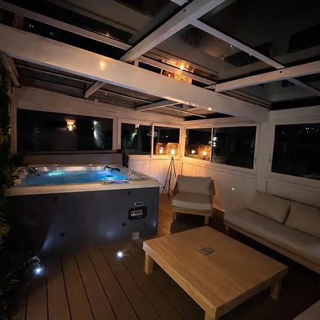 Luxury - Rooftop & Jacuzzi Appartement *